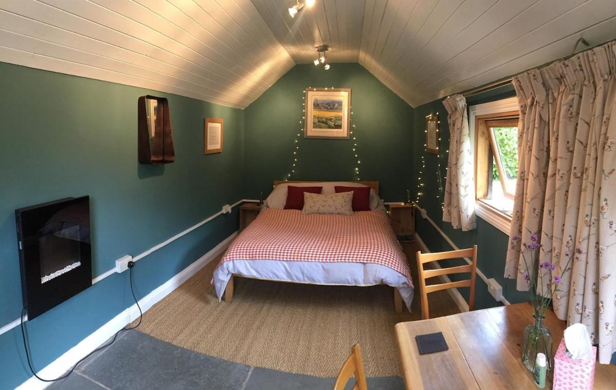 The Tool Shed Nestled In Idyllic Countryside Villa Linchmere Eksteriør bilde